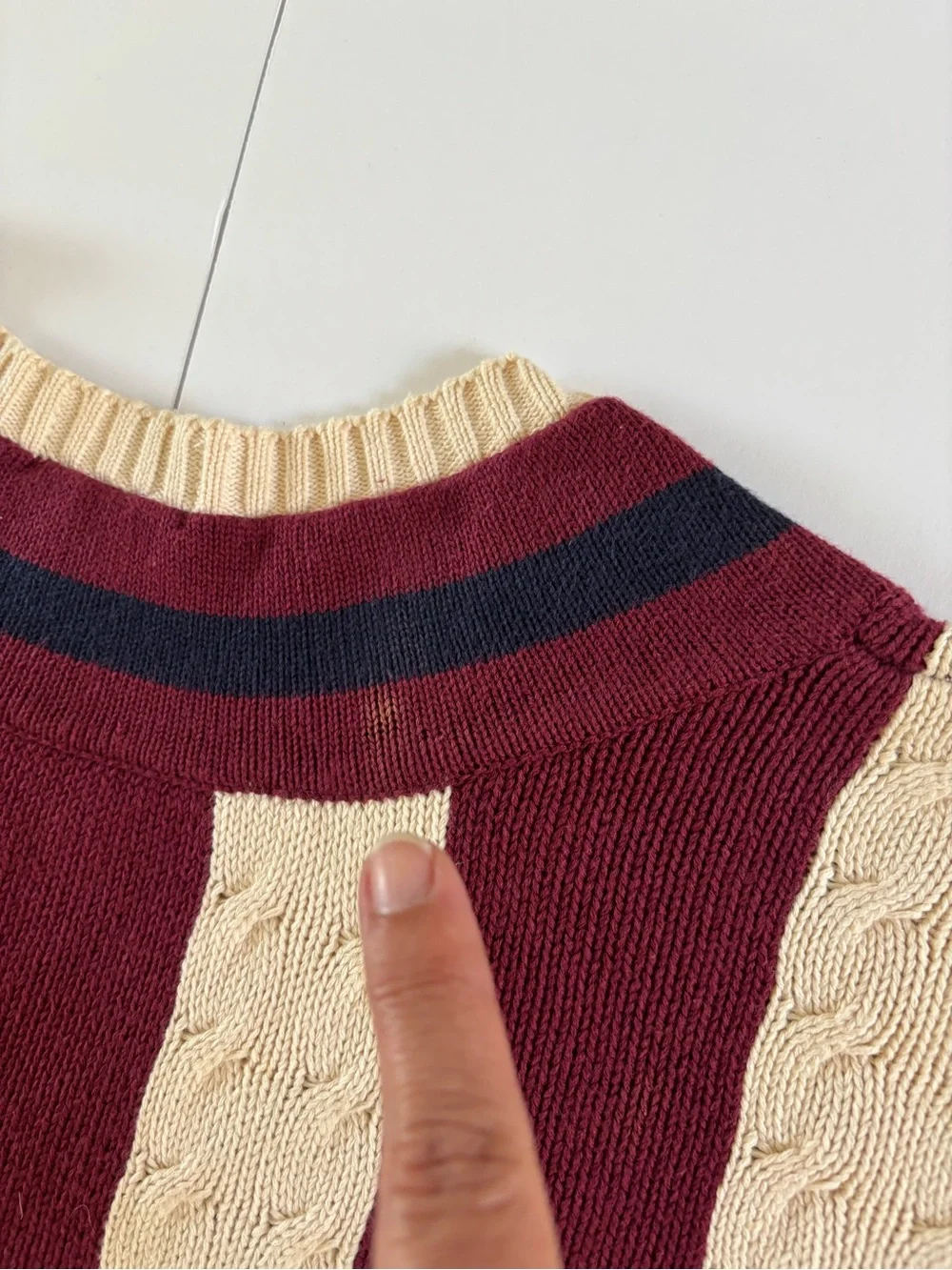 Vintage 90s IZOD Chunky Cable Knit Vertical Striped V-Neck Sweater Large